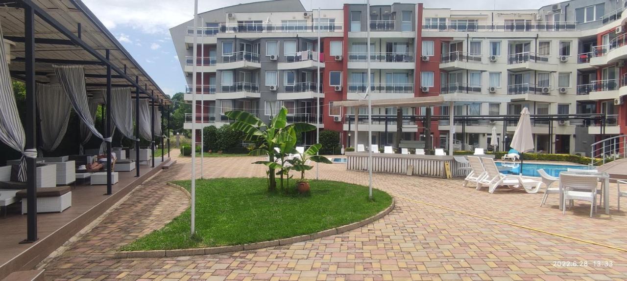 Excellent Apartment In Emberli Aparthotel. Lozeneț Exterior foto
