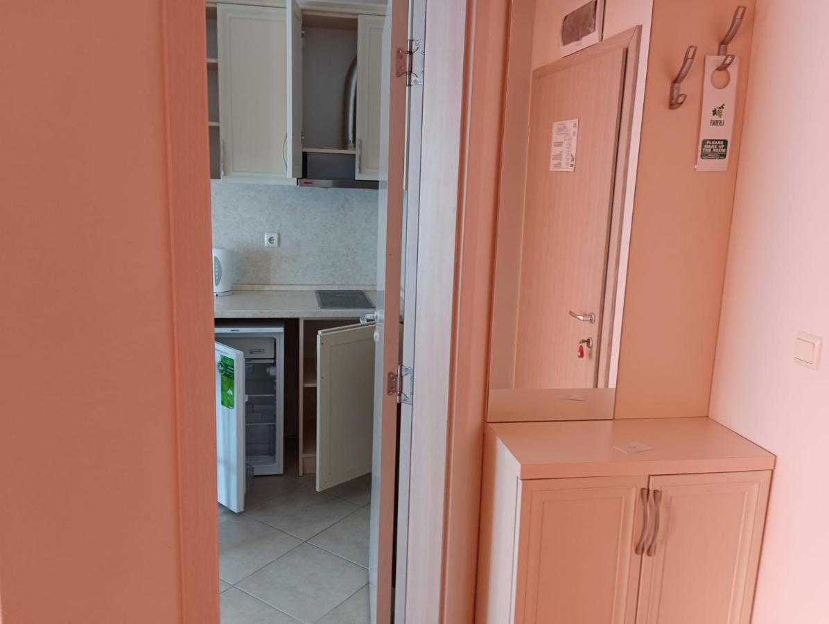 Excellent Apartment In Emberli Aparthotel. Lozeneț Exterior foto