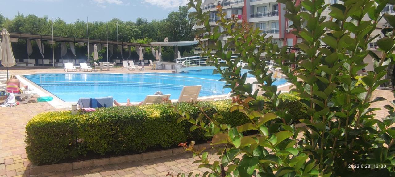 Excellent Apartment In Emberli Aparthotel. Lozeneț Exterior foto